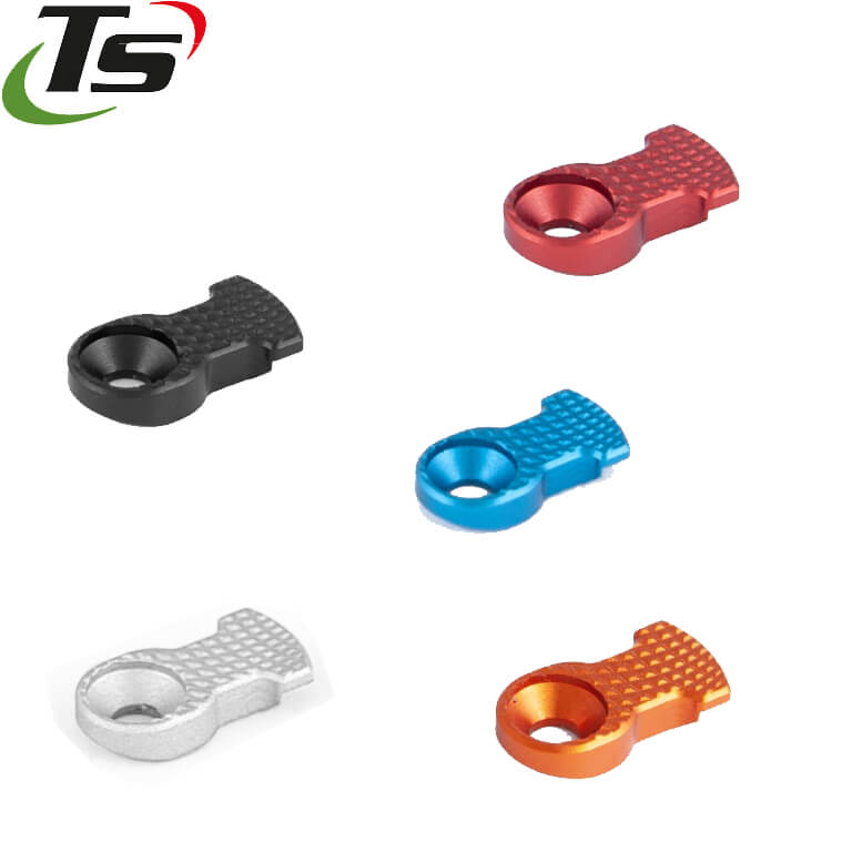 Powiększony przycisk zwalniacza magazynka CZ Shadow 2 Compact